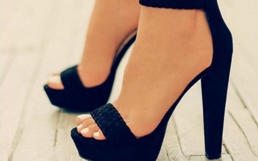How to Wear Heels with Flat Feet
