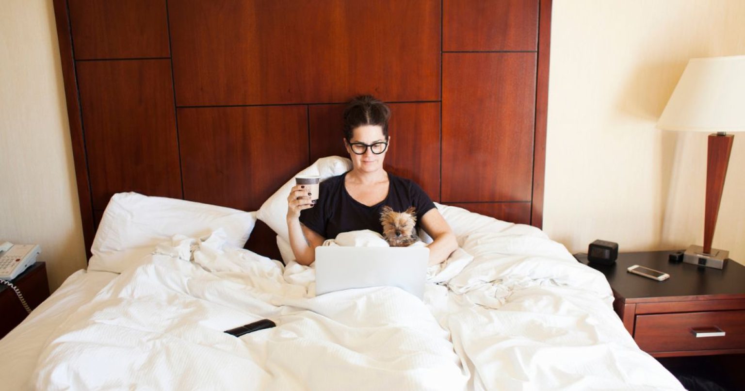 Good Posture on Bed While Using a Laptop Good Posture HQ