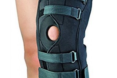 How Tight Should a Knee Brace Be?